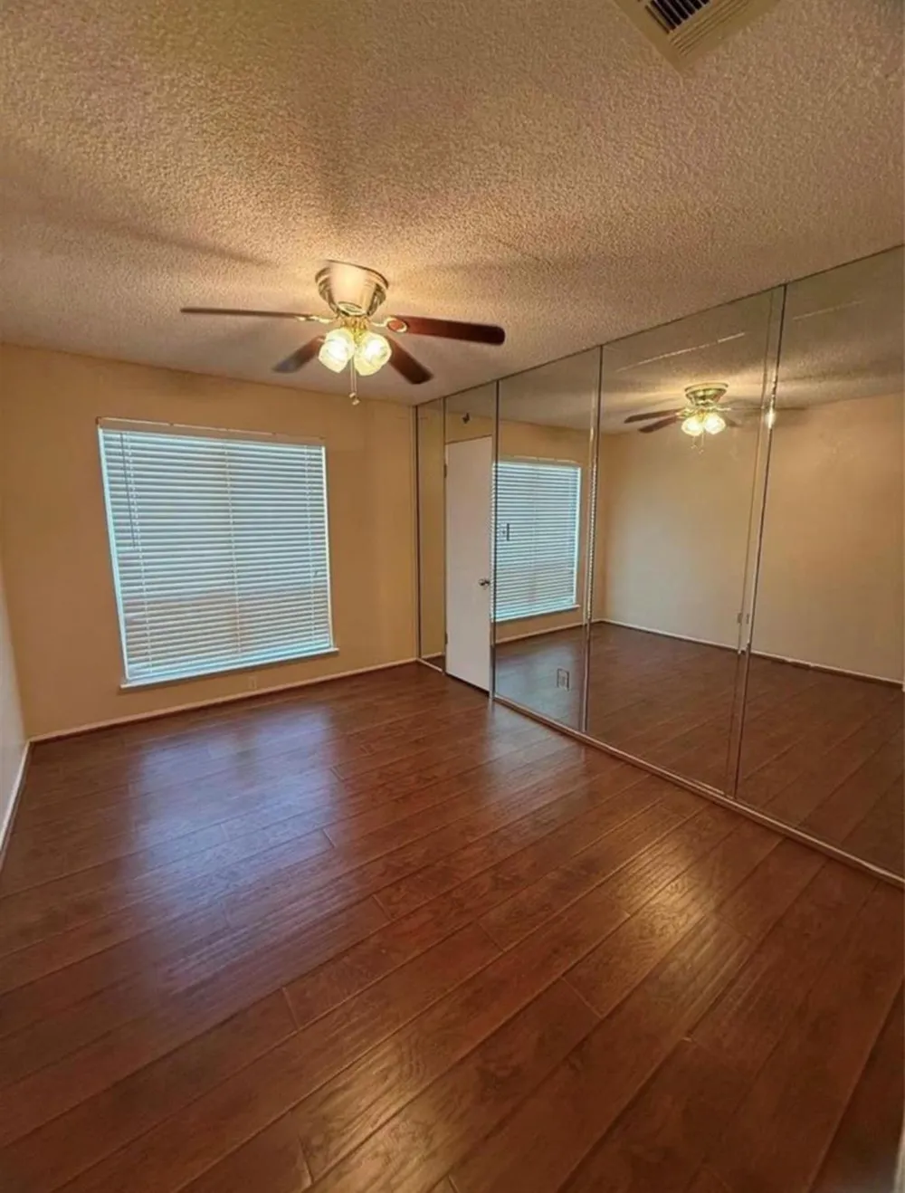 4027 Summit Valley Drive Houston, TX 77082