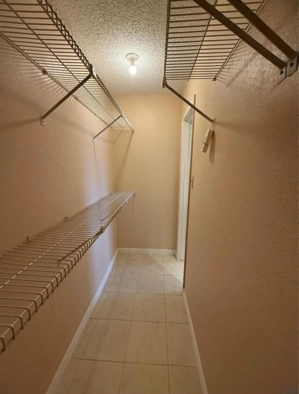 4027 Summit Valley Drive Houston, TX 77082