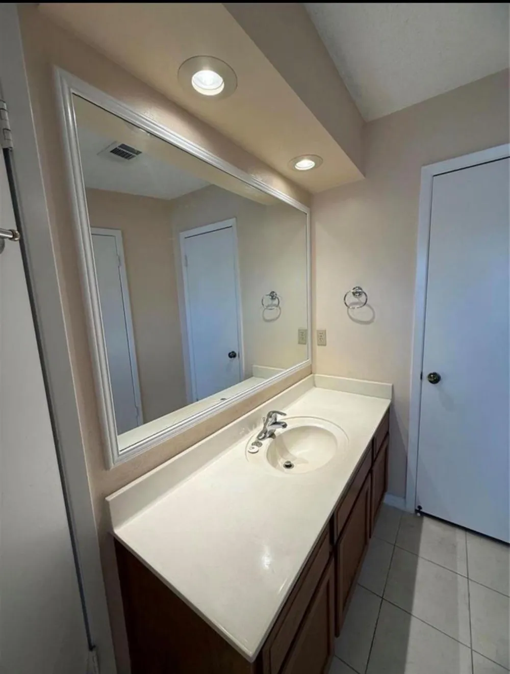 4027 Summit Valley Drive Houston, TX 77082