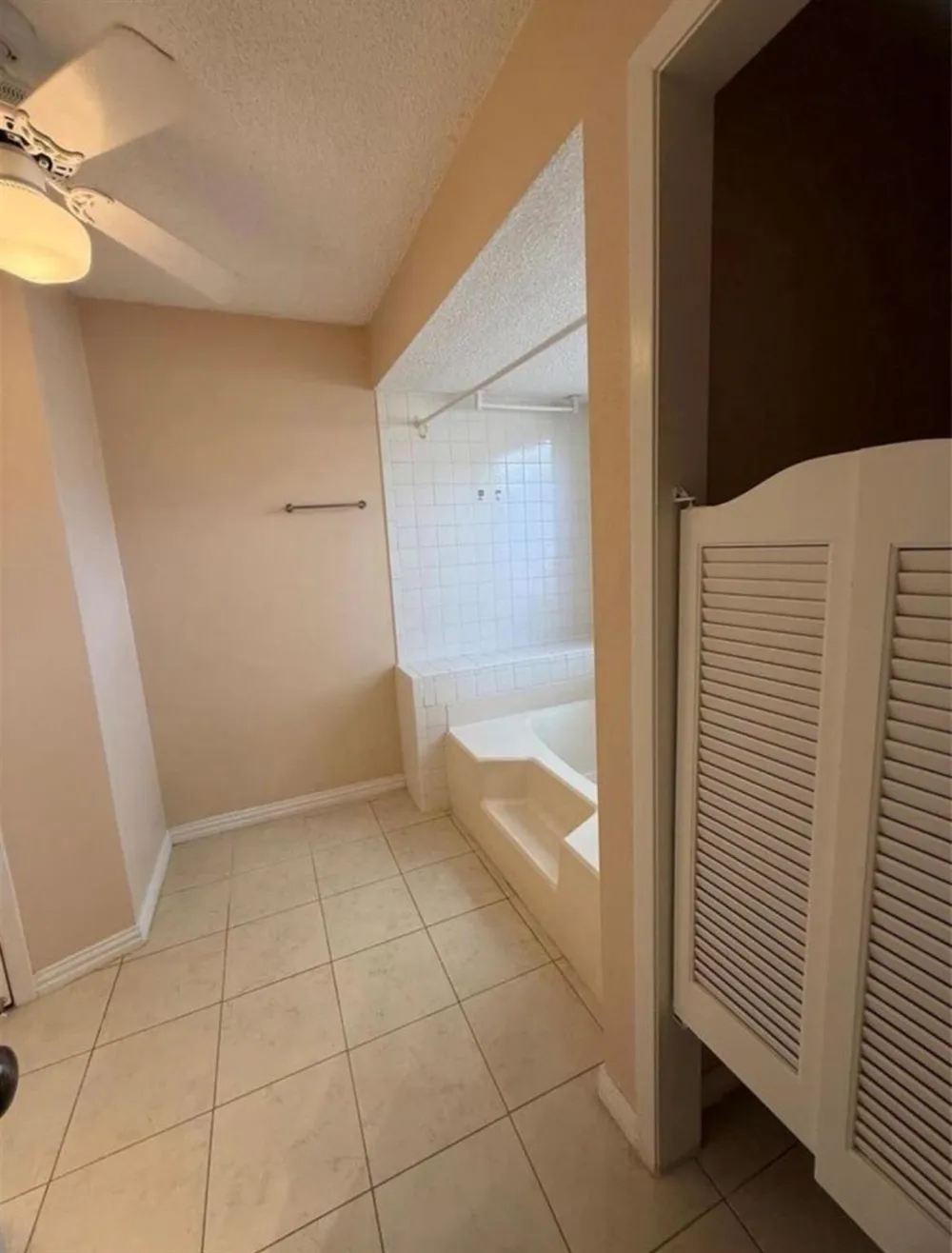 4027 Summit Valley Drive Houston, TX 77082