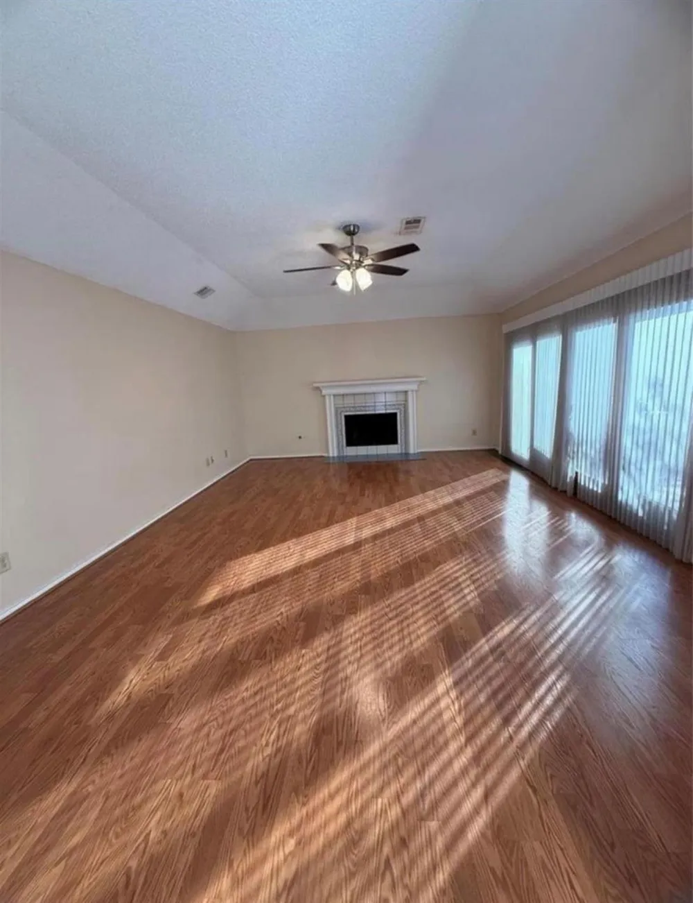 4027 Summit Valley Drive Houston, TX 77082
