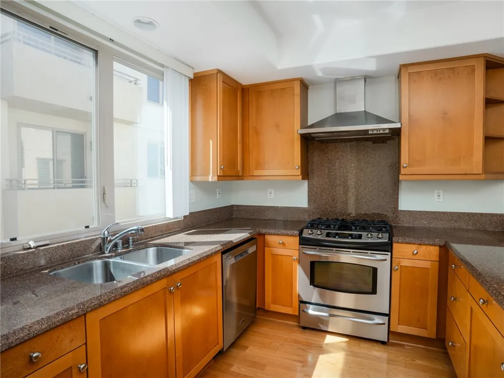 301 Kansas #C El Segundo, CA 90245