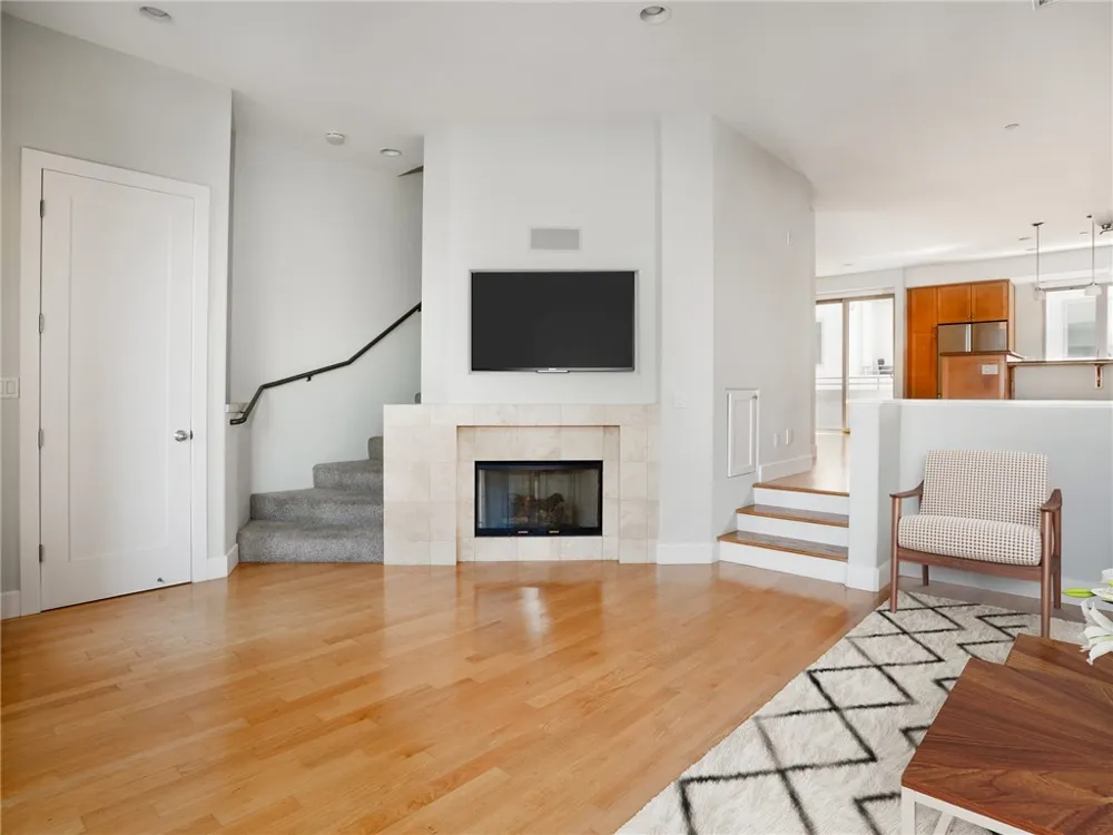 301 Kansas #C El Segundo, CA 90245