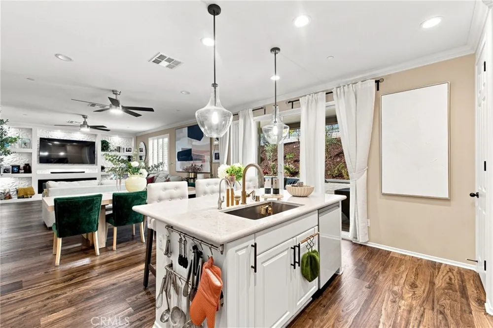 11698 Starlily Court Corona, CA 92883