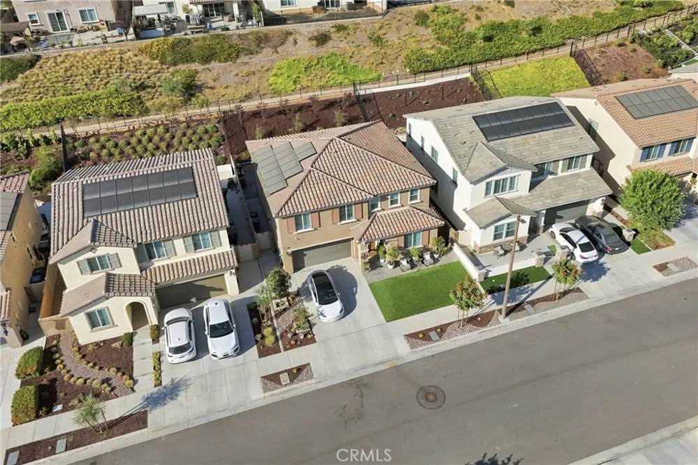 11698 Starlily Court Corona, CA 92883