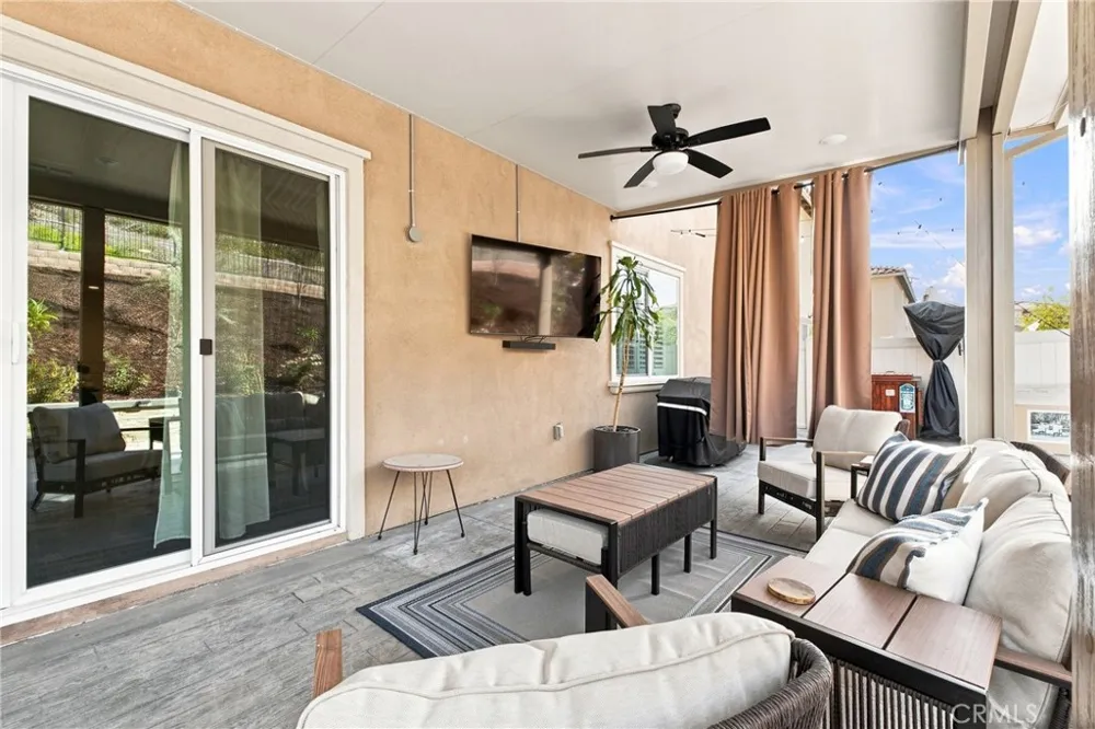 11698 Starlily Court Corona, CA 92883