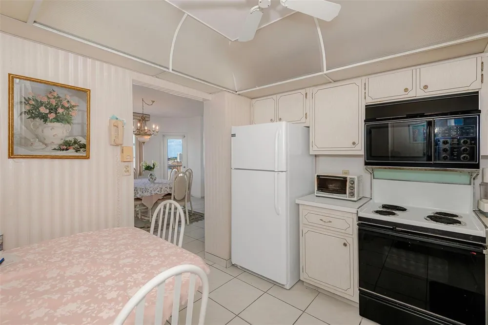 1980 S OCEAN DRIVE #22P Hallandale Beach, FL 33009