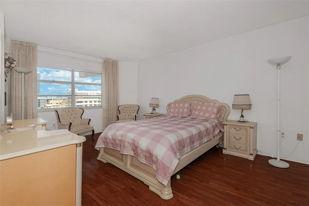 1980 S OCEAN DRIVE #22P Hallandale Beach, FL 33009