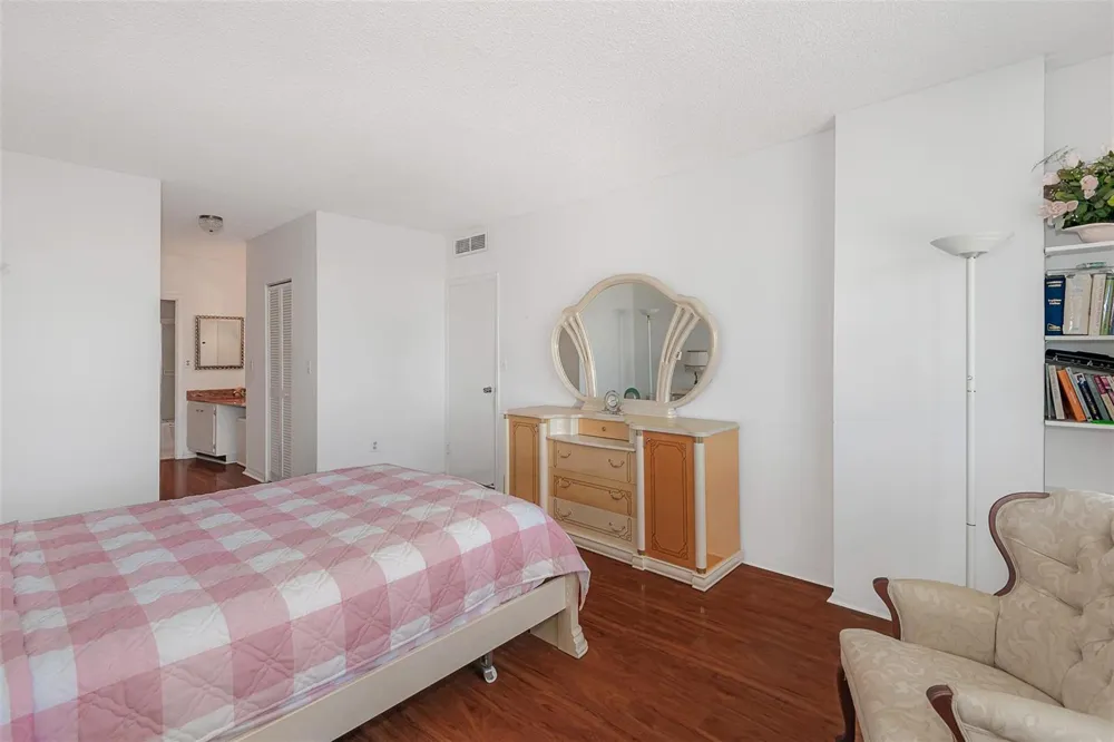 1980 S OCEAN DRIVE #22P Hallandale Beach, FL 33009