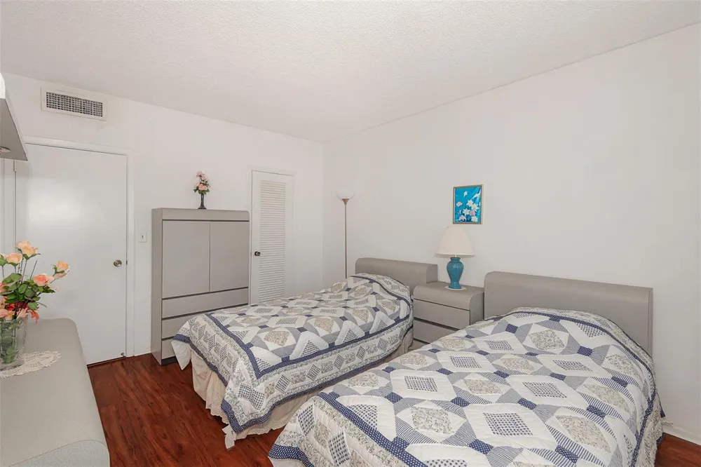 1980 S OCEAN DRIVE #22P Hallandale Beach, FL 33009