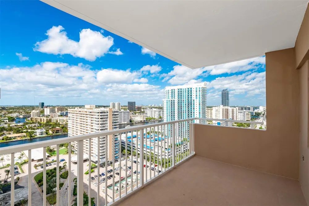 1980 S OCEAN DRIVE #22P Hallandale Beach, FL 33009
