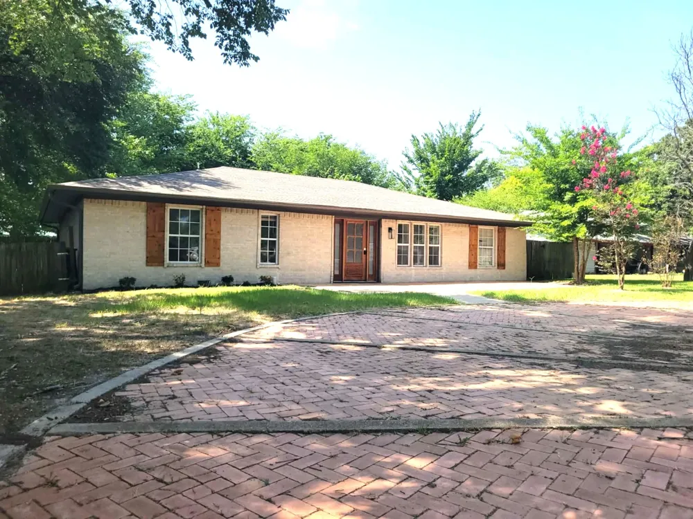 103 W Cayuga Drive Athens, TX 75751