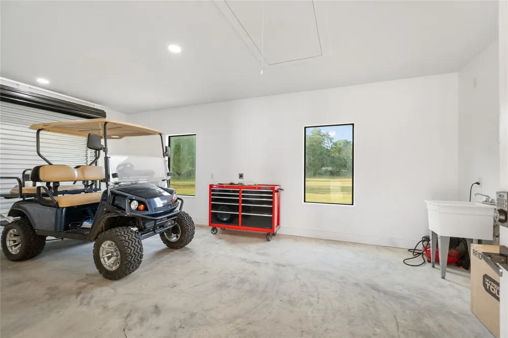 73 County Road 633 Dayton, TX 77535