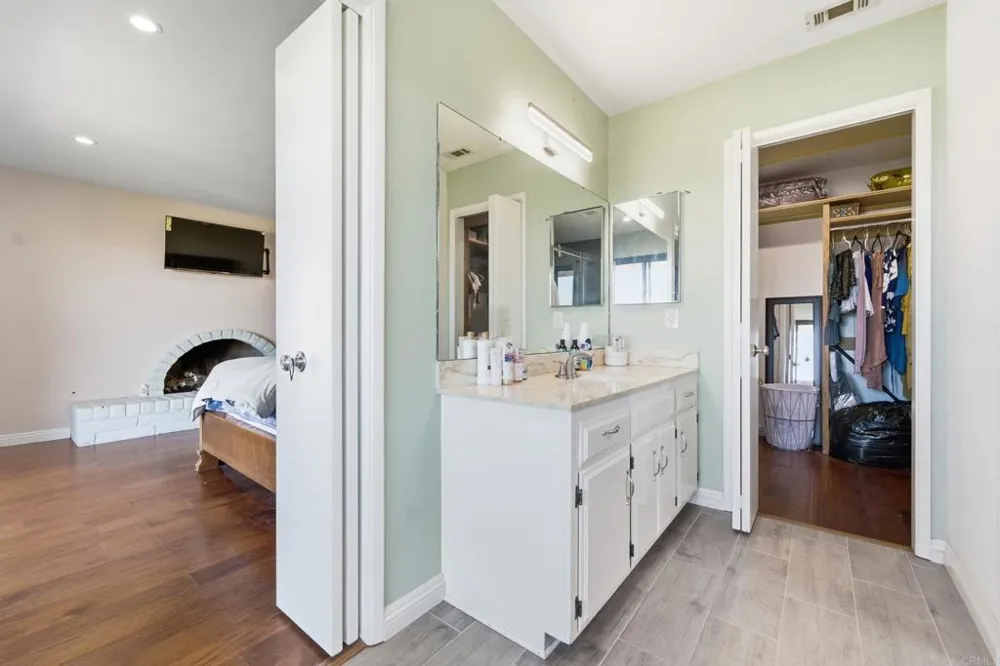 15349 Highland Valley Road Escondido, CA 92025