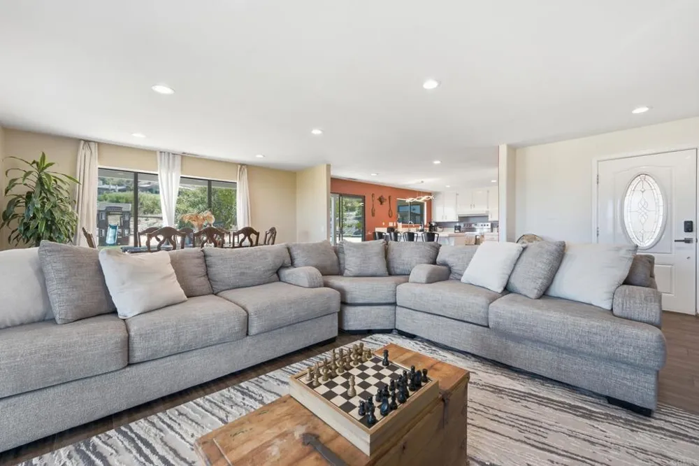 15349 Highland Valley Road Escondido, CA 92025
