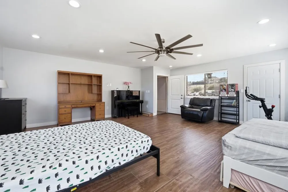 15349 Highland Valley Road Escondido, CA 92025