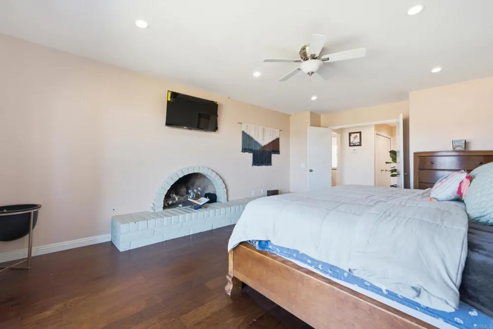15349 Highland Valley Road Escondido, CA 92025