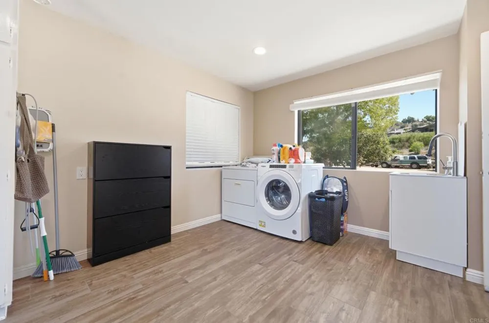 15349 Highland Valley Road Escondido, CA 92025