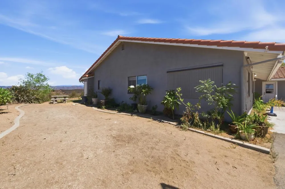 15349 Highland Valley Road Escondido, CA 92025