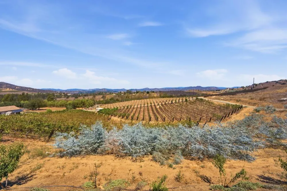 15349 Highland Valley Road Escondido, CA 92025
