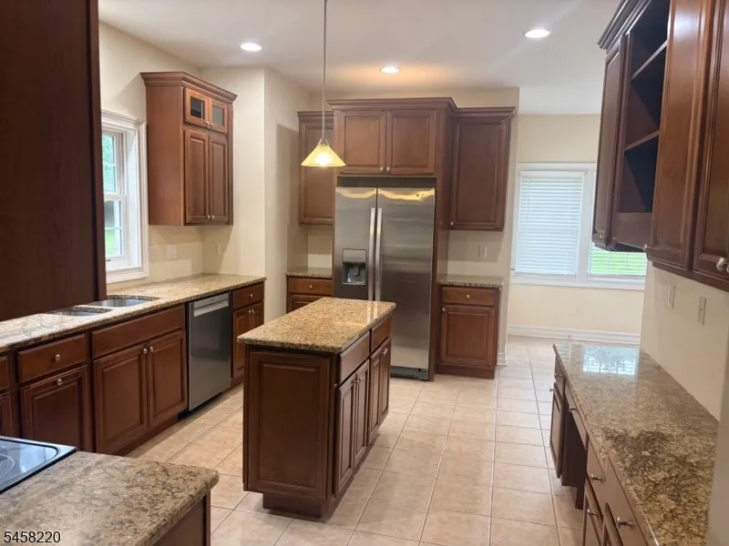 13 Springbrook Trl Sparta, NJ 07871