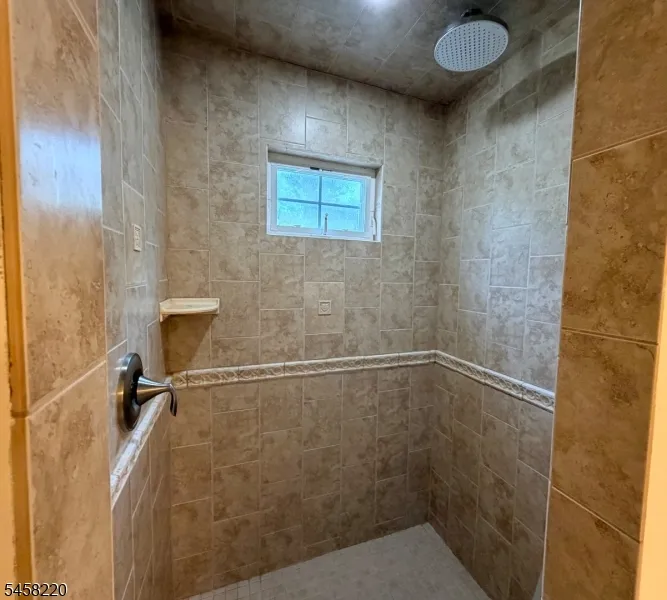 13 Springbrook Trl Sparta, NJ 07871