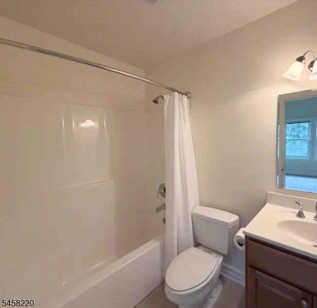 13 Springbrook Trl Sparta, NJ 07871