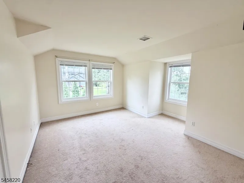 13 Springbrook Trl Sparta, NJ 07871
