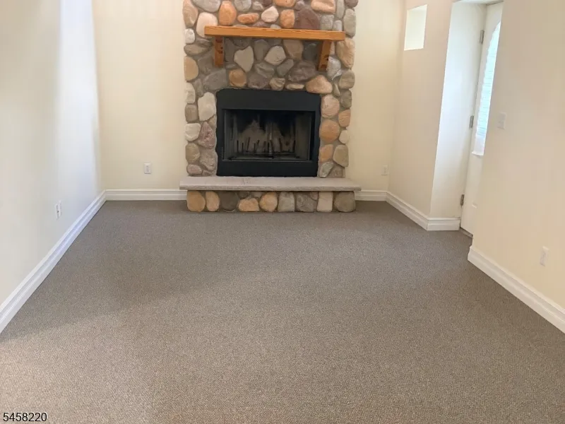 13 Springbrook Trl Sparta, NJ 07871