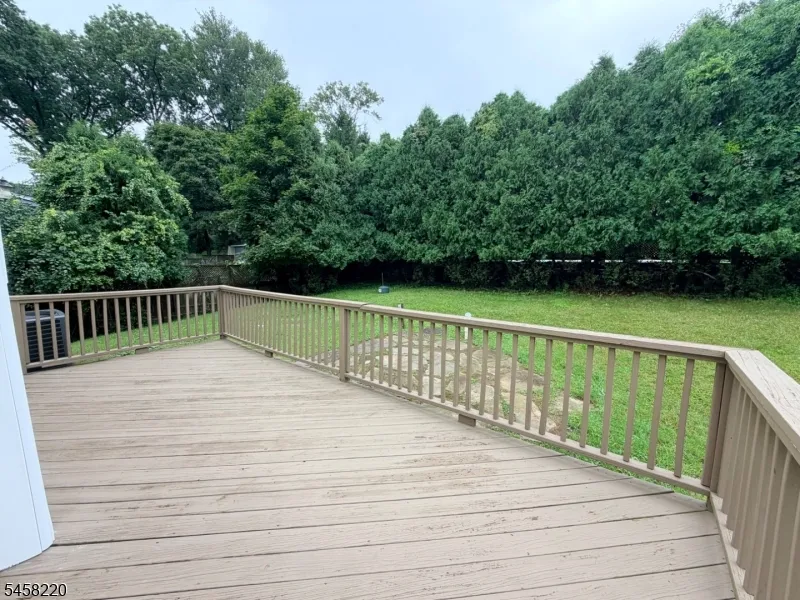 13 Springbrook Trl Sparta, NJ 07871