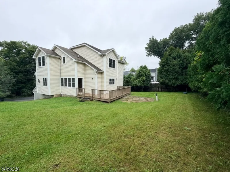 13 Springbrook Trl Sparta, NJ 07871
