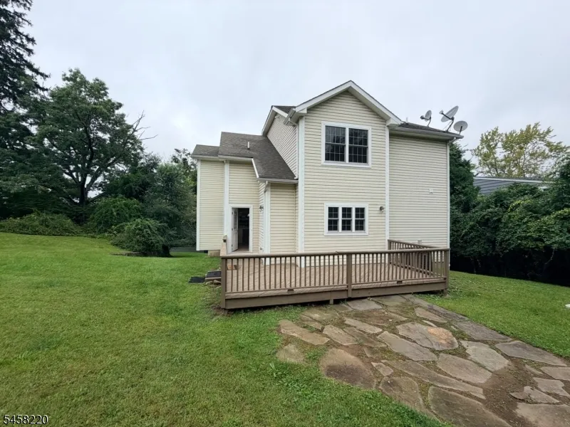 13 Springbrook Trl Sparta, NJ 07871