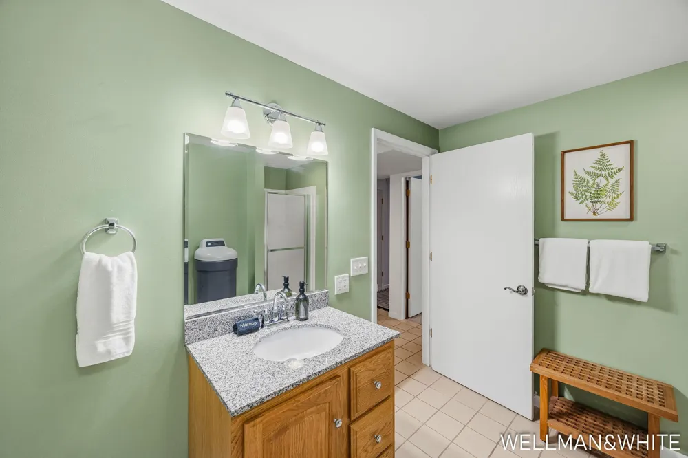 2675 Chestnut Lane Fennville, MI 49408