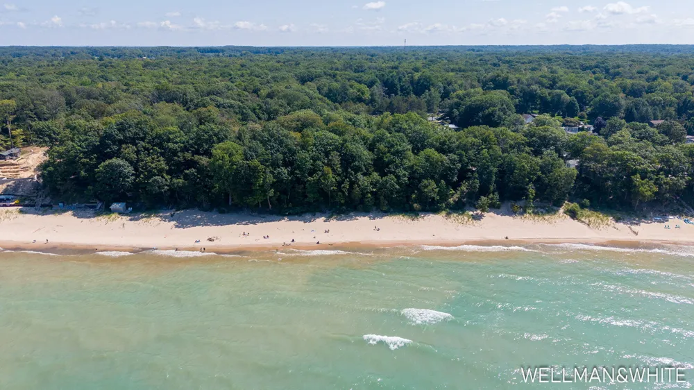 2675 Chestnut Lane Fennville, MI 49408