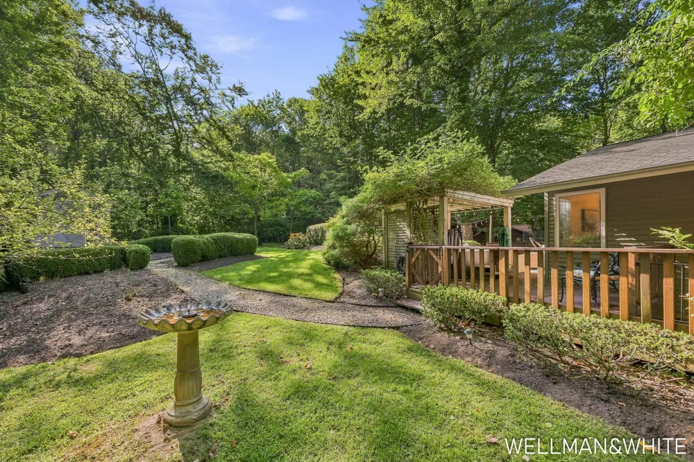 2675 Chestnut Lane Fennville, MI 49408