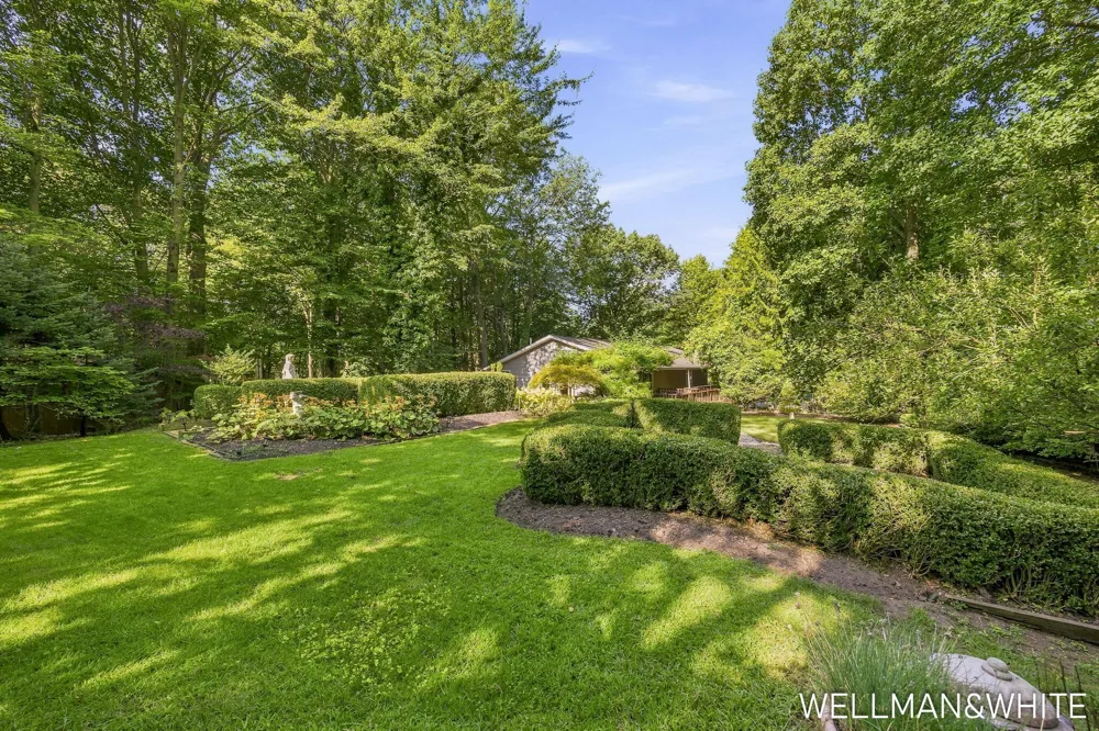 2675 Chestnut Lane Fennville, MI 49408