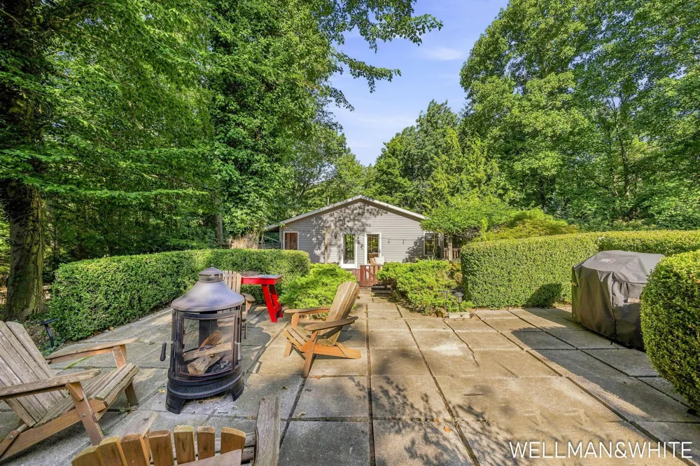 2675 Chestnut Lane Fennville, MI 49408