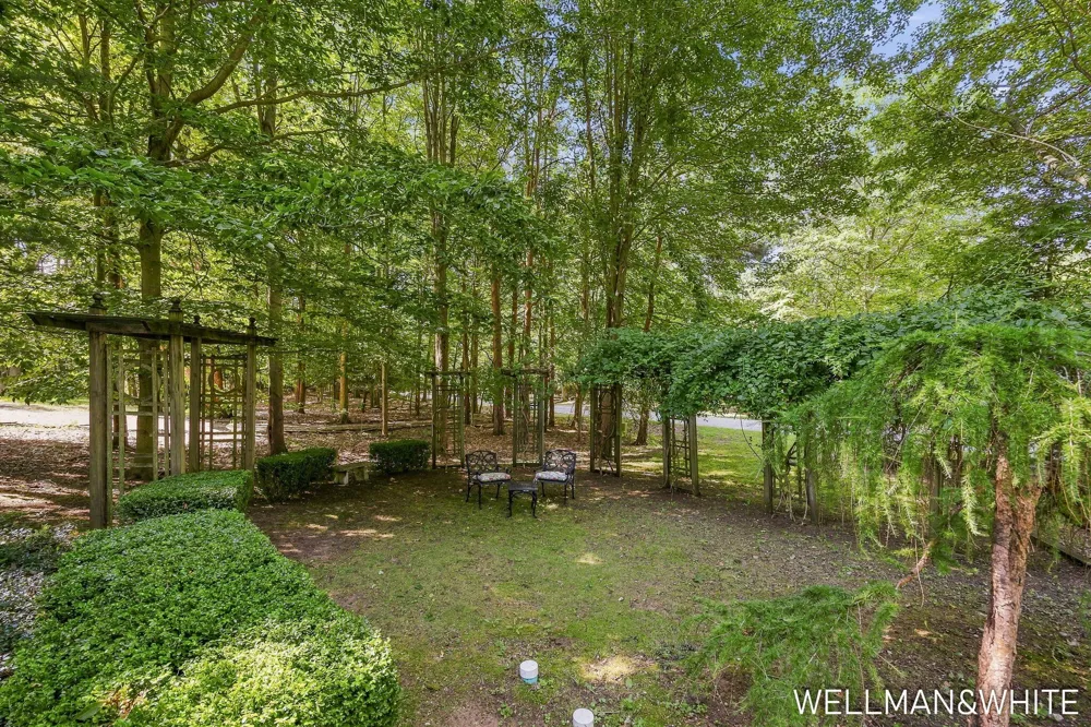 2675 Chestnut Lane Fennville, MI 49408