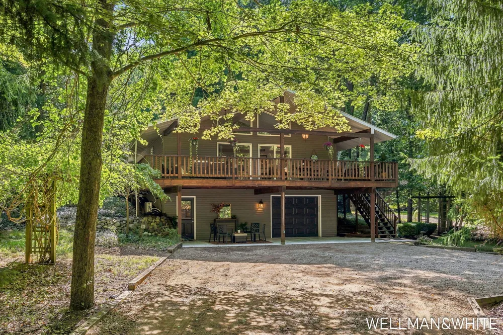 2675 Chestnut Lane Fennville, MI 49408