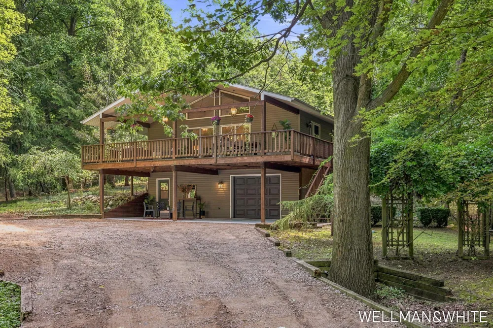 2675 Chestnut Lane Fennville, MI 49408