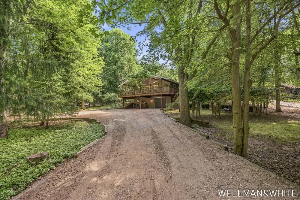 2675 Chestnut Lane Fennville, MI 49408