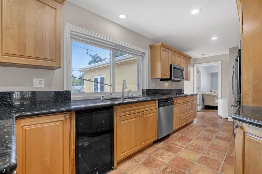 2100 NE 30th Court Lighthouse Point, FL 33064