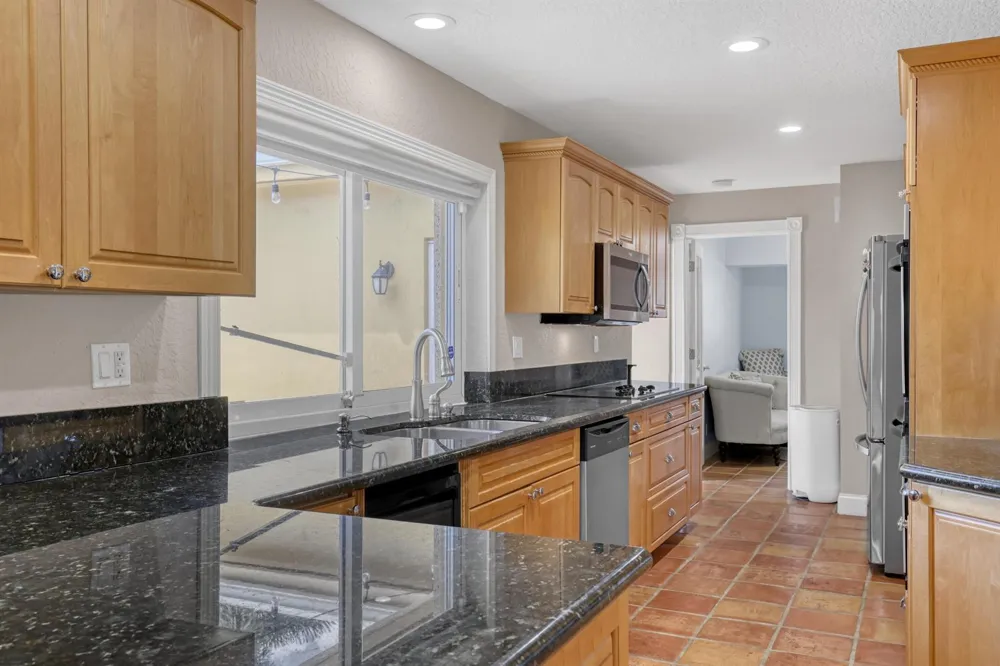 2100 NE 30th Court Lighthouse Point, FL 33064