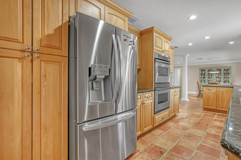 2100 NE 30th Court Lighthouse Point, FL 33064