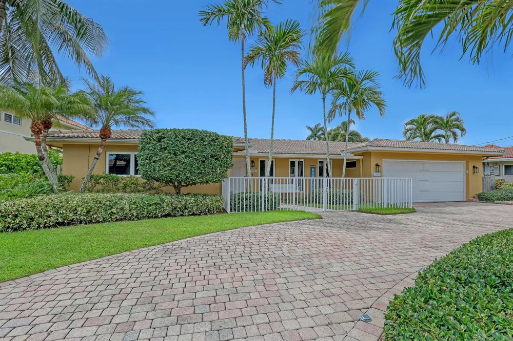 2100 NE 30th Court Lighthouse Point, FL 33064