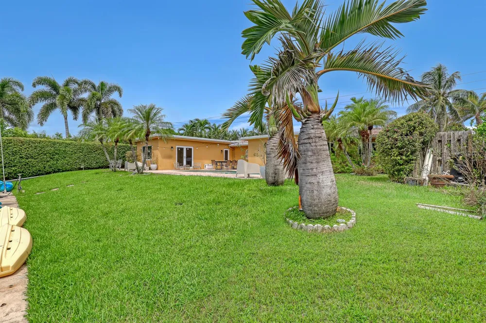 2100 NE 30th Court Lighthouse Point, FL 33064