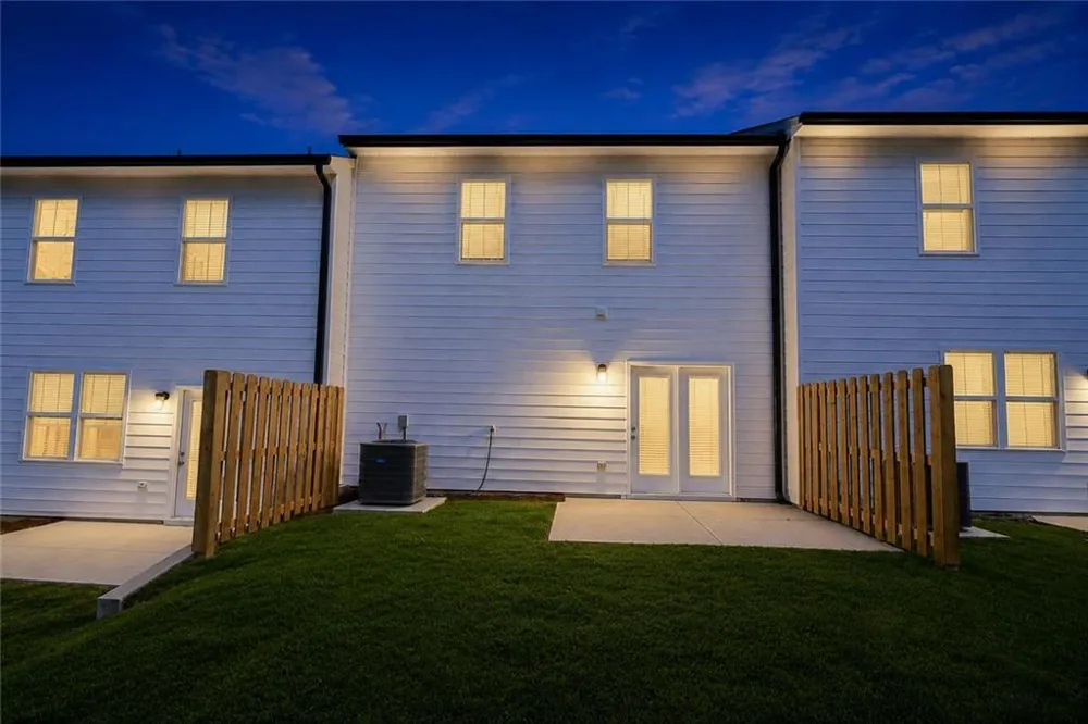 24 Berryville Dr Dawsonville, GA 30534