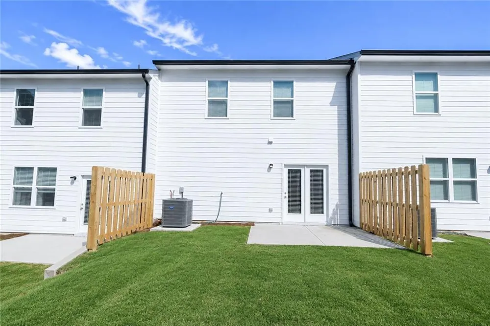 24 Berryville Dr Dawsonville, GA 30534
