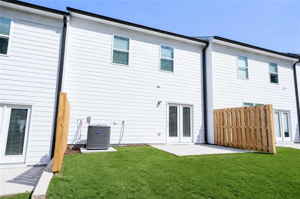 24 Berryville Dr Dawsonville, GA 30534