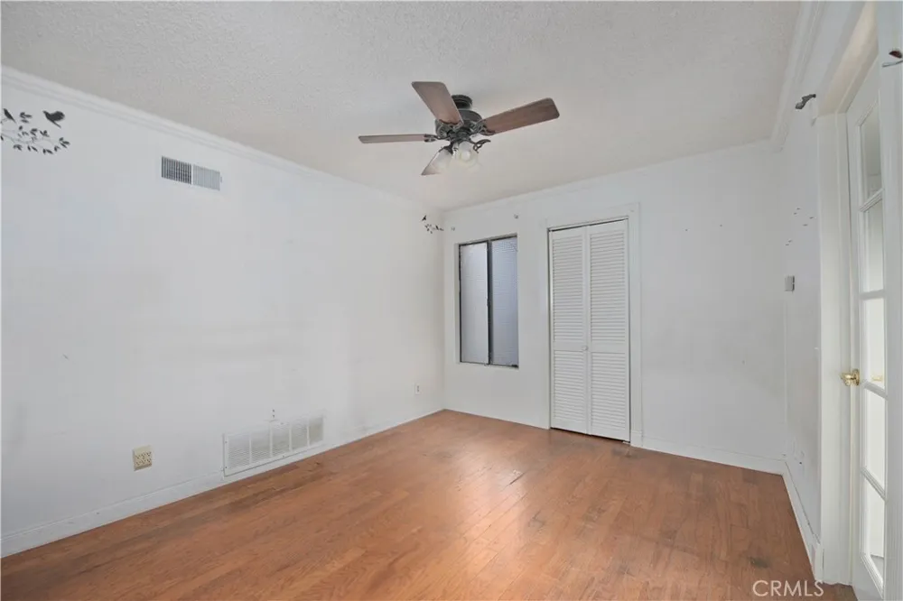 25145 Amberley Valencia, CA 91355